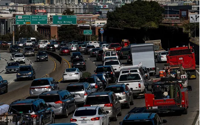 美国加州将在2035年前全面禁售燃油汽车，或产生效仿